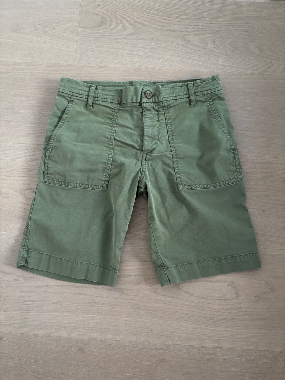 Dondup Green Cotton Utility Shorts with Patch Pockets